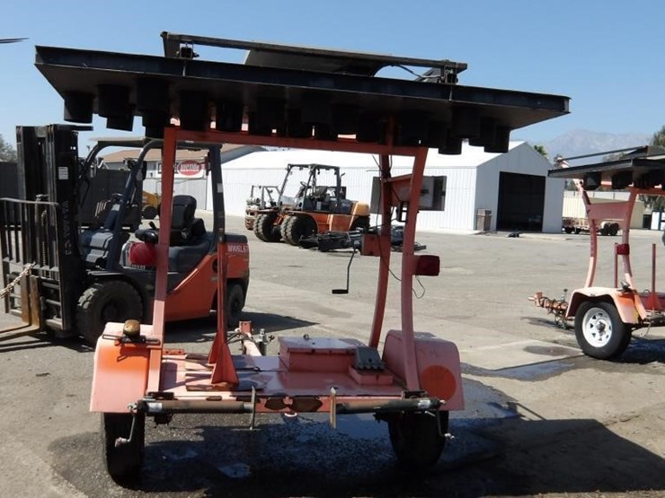 2009-national-signal-arrowboard-trailer-image-3