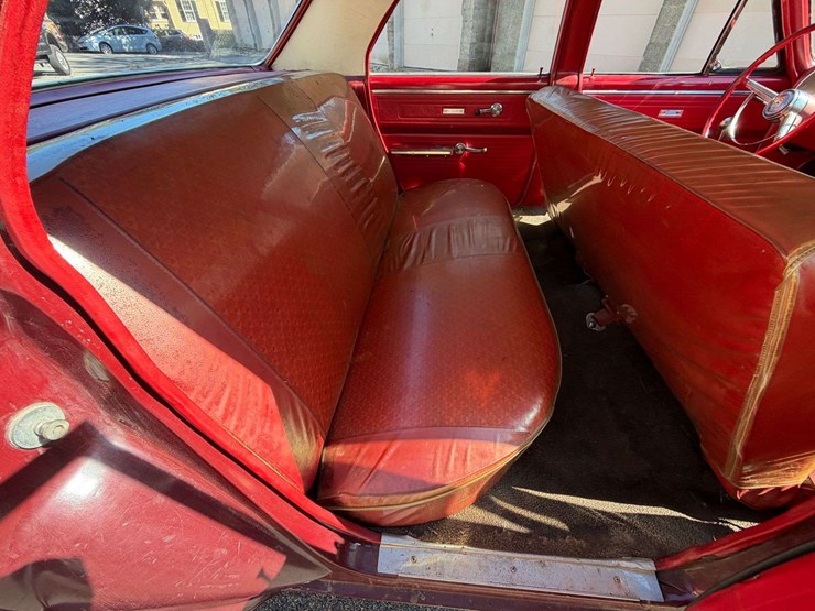 1965-chevrolet-chevelle-300-deluxe-4-door-sedan-(33,434-miles)-image-19