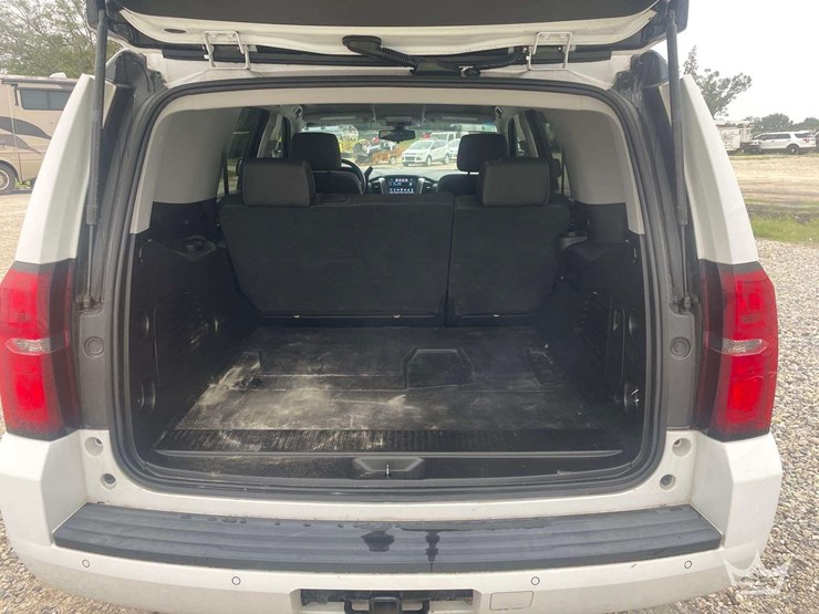 2018-chevrolet-tahoe-image-21