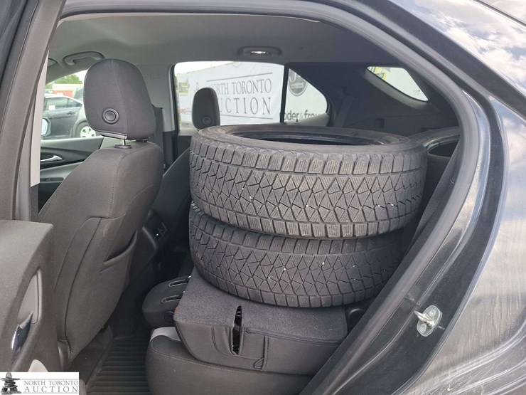 2018-chevrolet-equinox-image-14