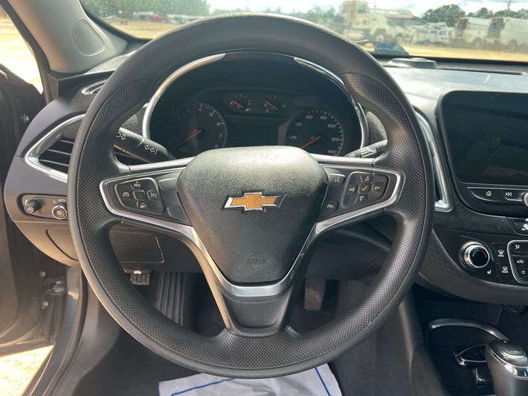 2020-chevrolet-malibu-4-door-sedan-(140,570-miles)-image-12