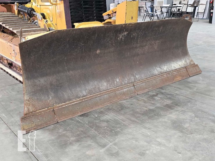 2022-caterpillar-d1-image-10