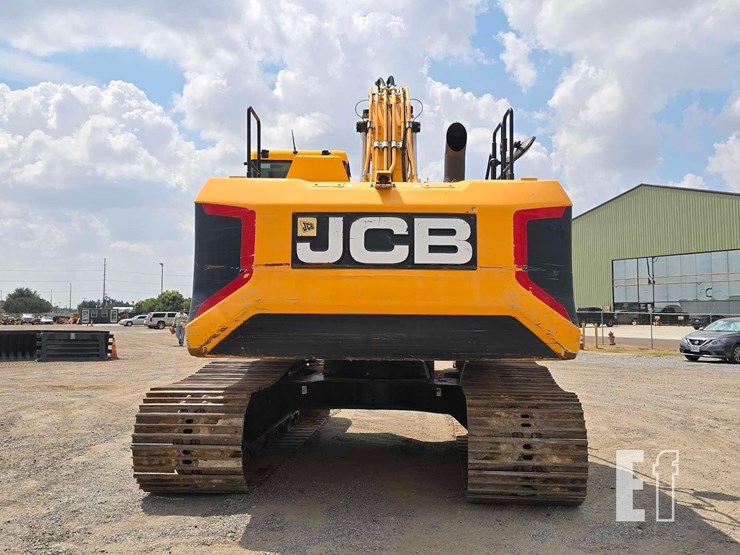2023-jcb-220x-lc-image-8