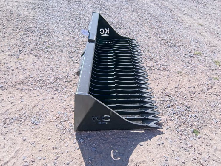 #3075-•-new-skid-steer-quick-attach-72-inch-fine-skeleton-bucket-image-3