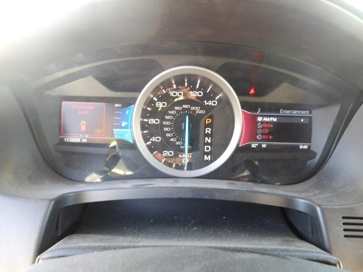 2012-ford-explorer-xlt-image-17