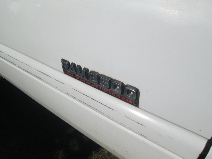 2001-dodge-3500-image-14