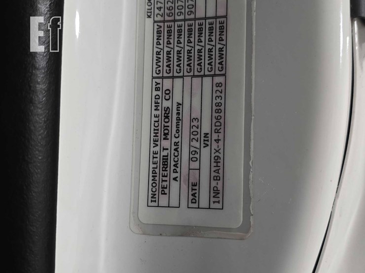2024-peterbilt-579-image-30