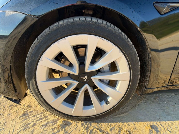 2023-tesla-model-s-4-door-sedan-(33,455-miles)-image-16