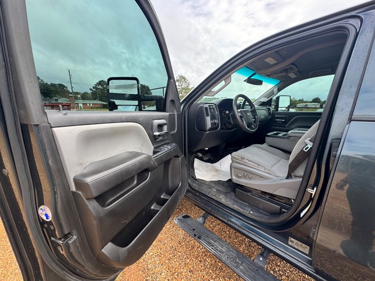 2019-chevrolet-2500-image-11
