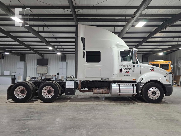2011-international-prostar-image-6
