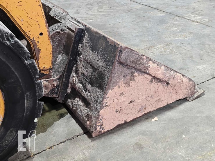 2012-caterpillar-252b3-image-11