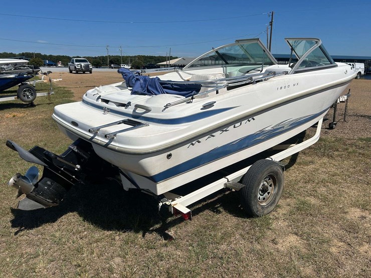 2006-maxum-1800mx-ski-boat-w/trailer-image-7
