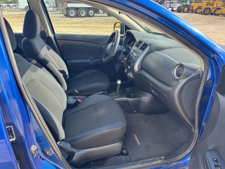 2013-nissan-versa-sv-4dr-sedan---140,734-miles-image-14