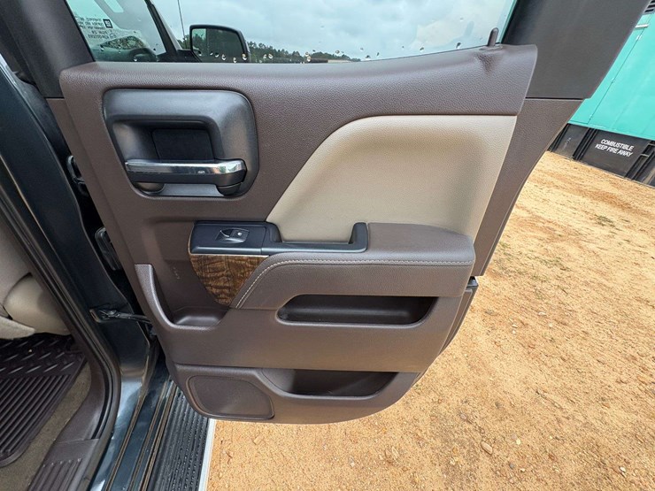 2017-chevrolet-silverado-1500-image-15