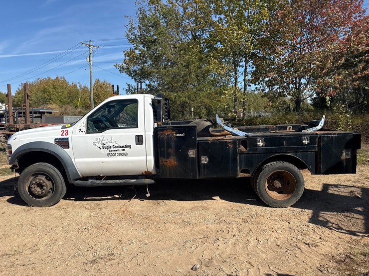 2010-ford-f550-xlt-image-2