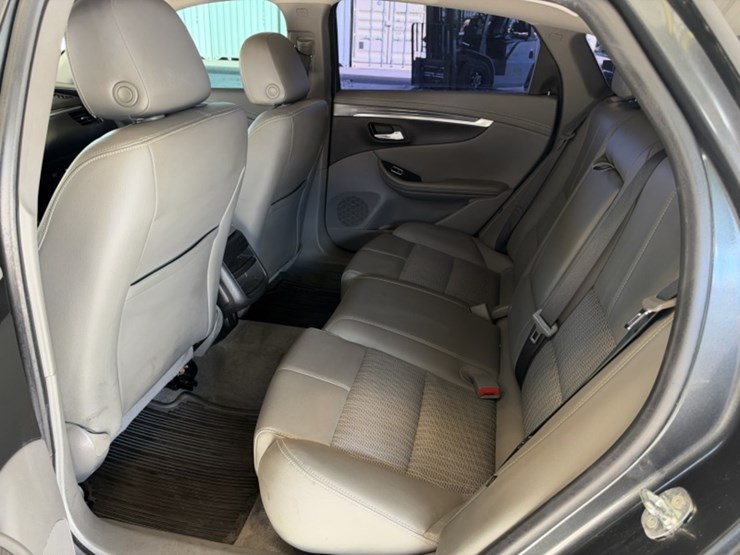 2019-chevrolet-impala-sdn-image-30