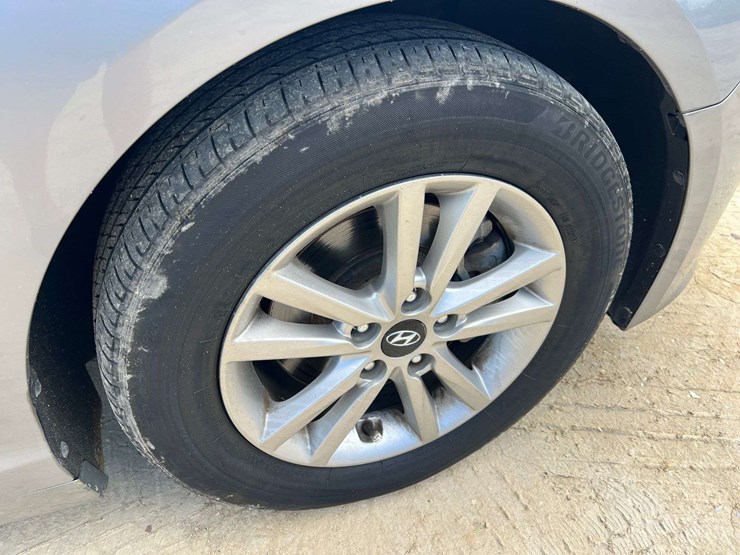 2017-hyundai-sonata-4-door-sedan-(165,391-miles)-image-27