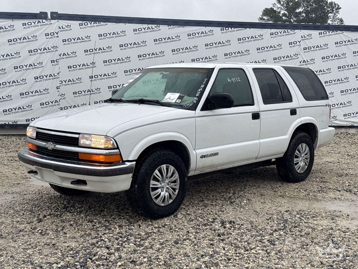 1999-chevrolet-blazer-image-1