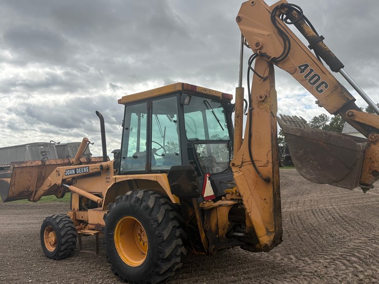 2013-john-deere-410-image-11
