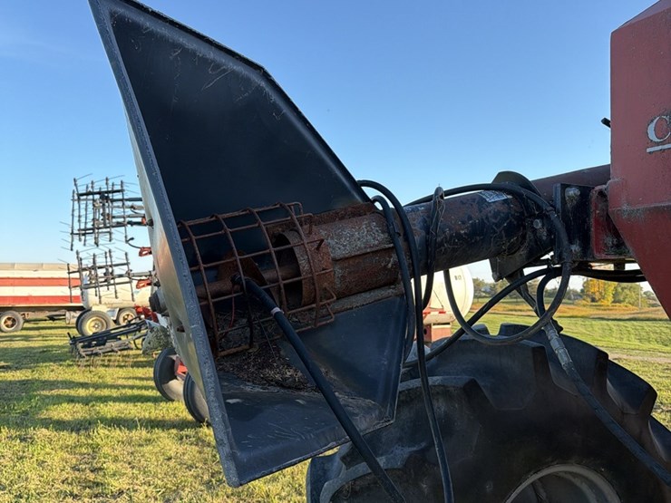 case-ih-3400-image-21