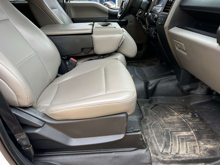 2022-ford-f350-image-30