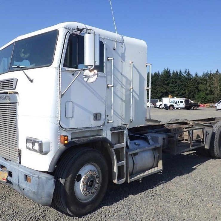 1991 Freightliner FLA086 24' T/A Cab & Chassis