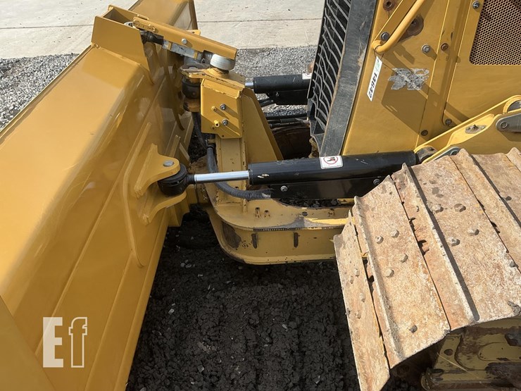 2023-caterpillar-d3-lgp-image-12