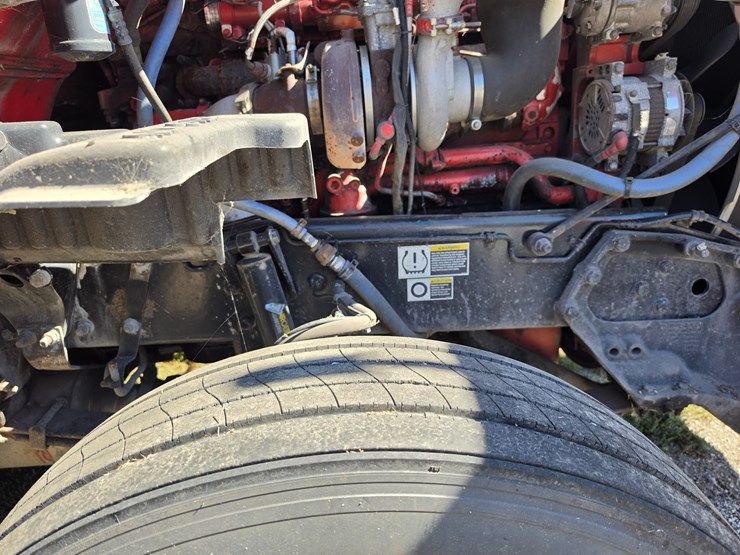 2014-peterbilt-579-image-29