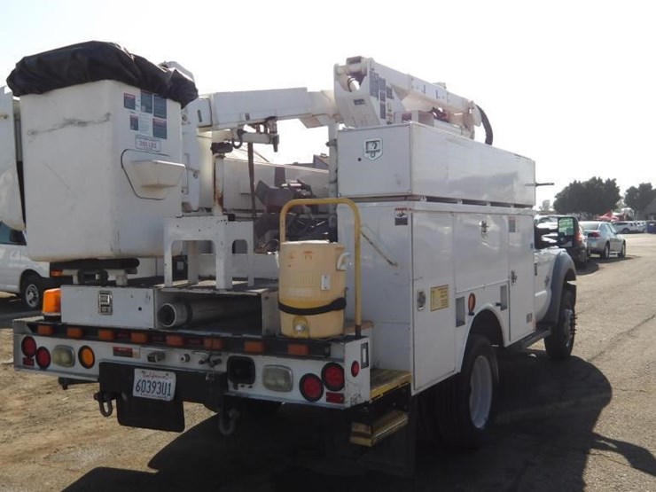 2015-ford-f550-xlt-image-3