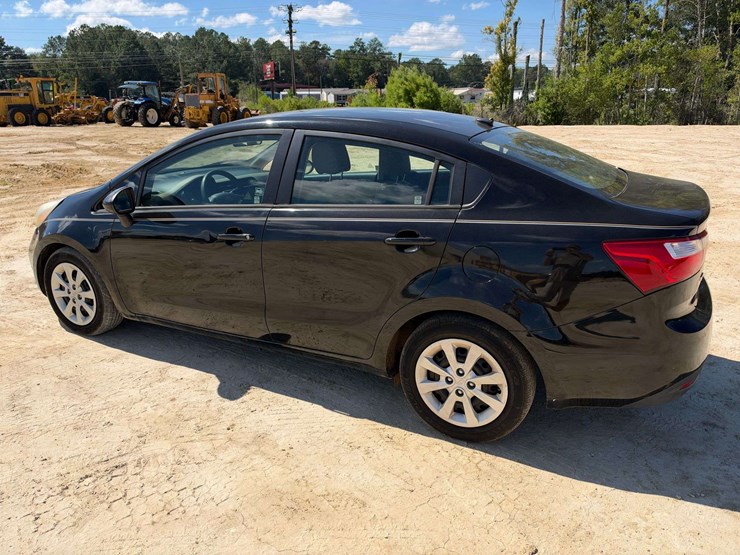 2014-kia-rio-lx-4-door-sedan-(148,347-miles)-image-2