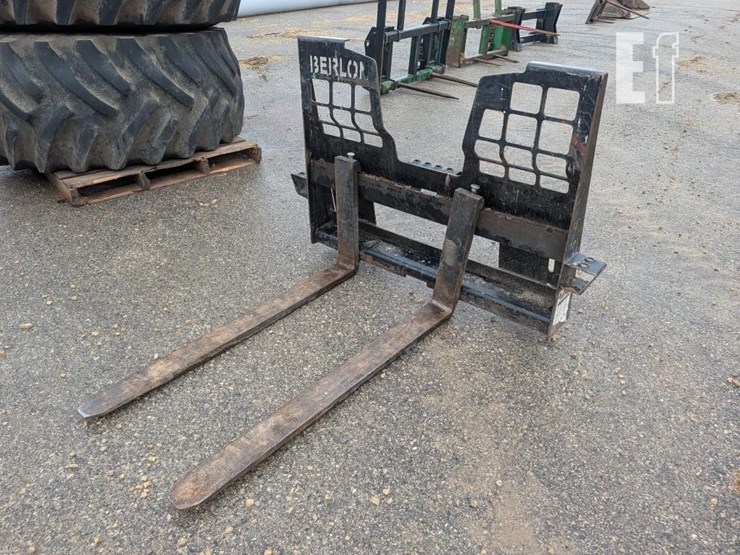 berlon-walk-through-pallet-forks-image-1