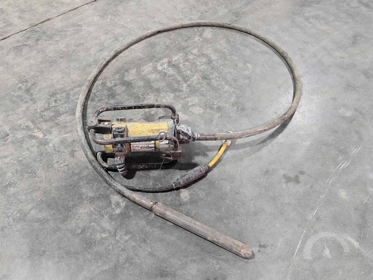 2018-oztec-2.4-oz-electric-concrete-vibrator-motor-image-1