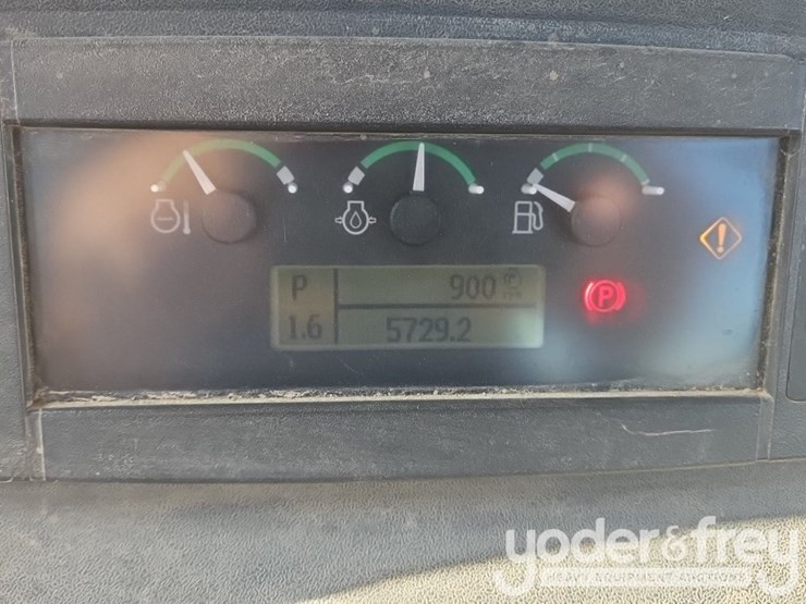 2018-deere-650k-image-30