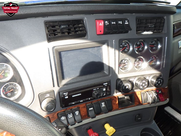 2021-kenworth-t680-image-17
