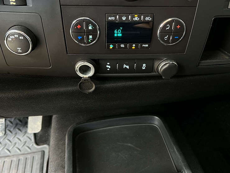 2012-gmc-sierra-1500-sle-image-17