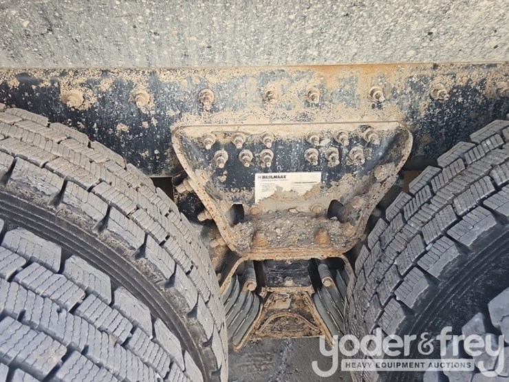 2019-freightliner-122sd-image-38