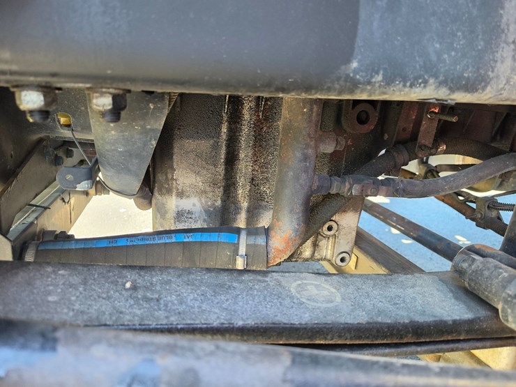 2007-freightliner-m2-106-image-32