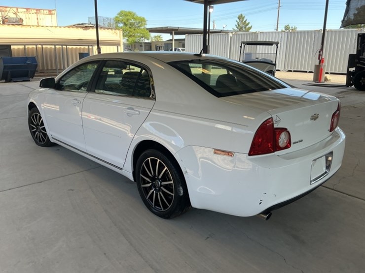 2009-chevrolet-malibu-sdn-image-5