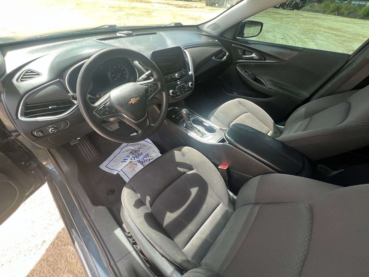 2020-chevrolet-malibu-4-door-sedan-(140,570-miles)-image-11