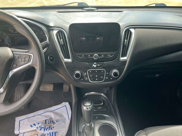 2020-chevrolet-malibu-4-door-sedan-(140,570-miles)-image-13