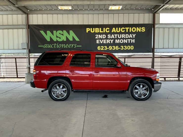 2002-chevrolet-tahoe-image-1