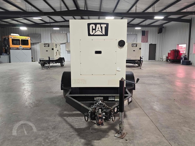 2015-caterpillar-xq30-8-image-7