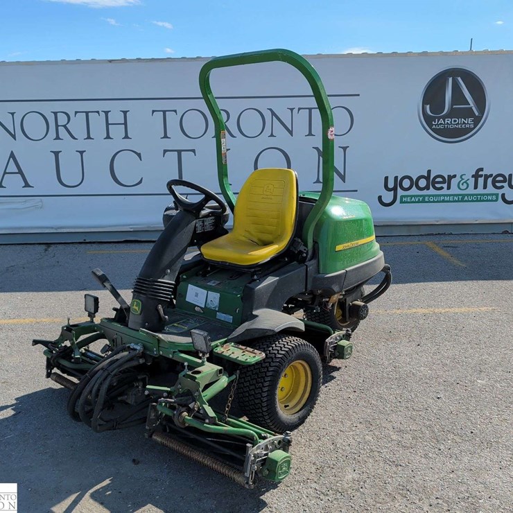 2015 JOHN DEERE 2500