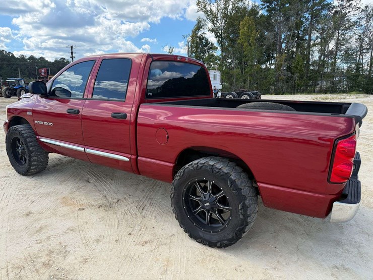 2007-dodge-1500-image-2