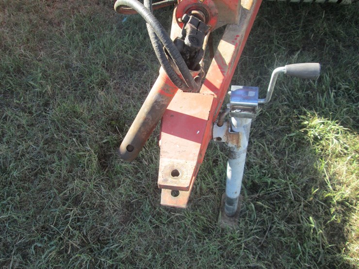 hesston-5500-image-17