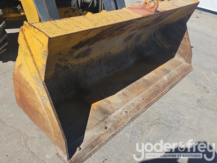 2018-deere-410l-image-31