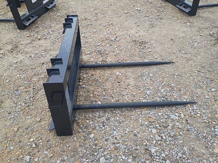 #l69-031-•-jct-bale-spear-skid-steer-attachment-image-4