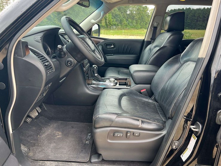 2012-infiniti-qx56-image-10
