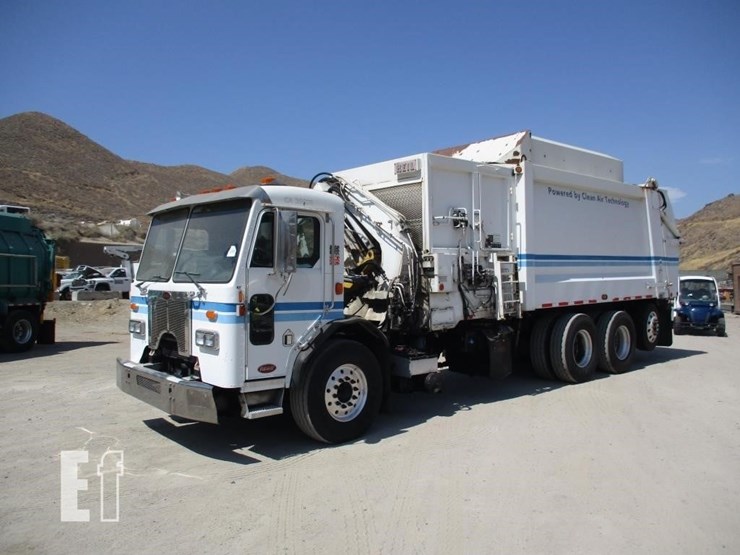 2010-peterbilt-320-image-1