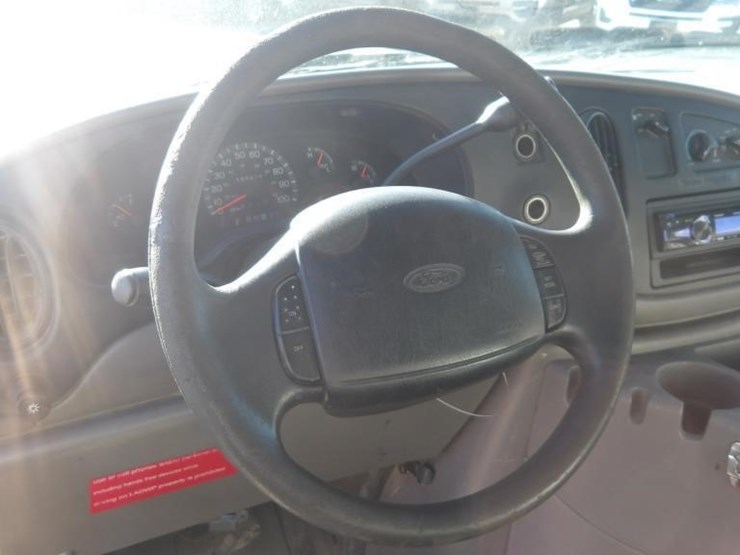 2002-ford-e350-image-17